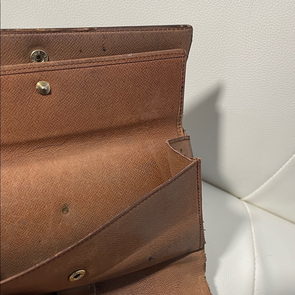 Authentic Louis Vuitton Monogram International Long Wallet - Picture 10 of 14